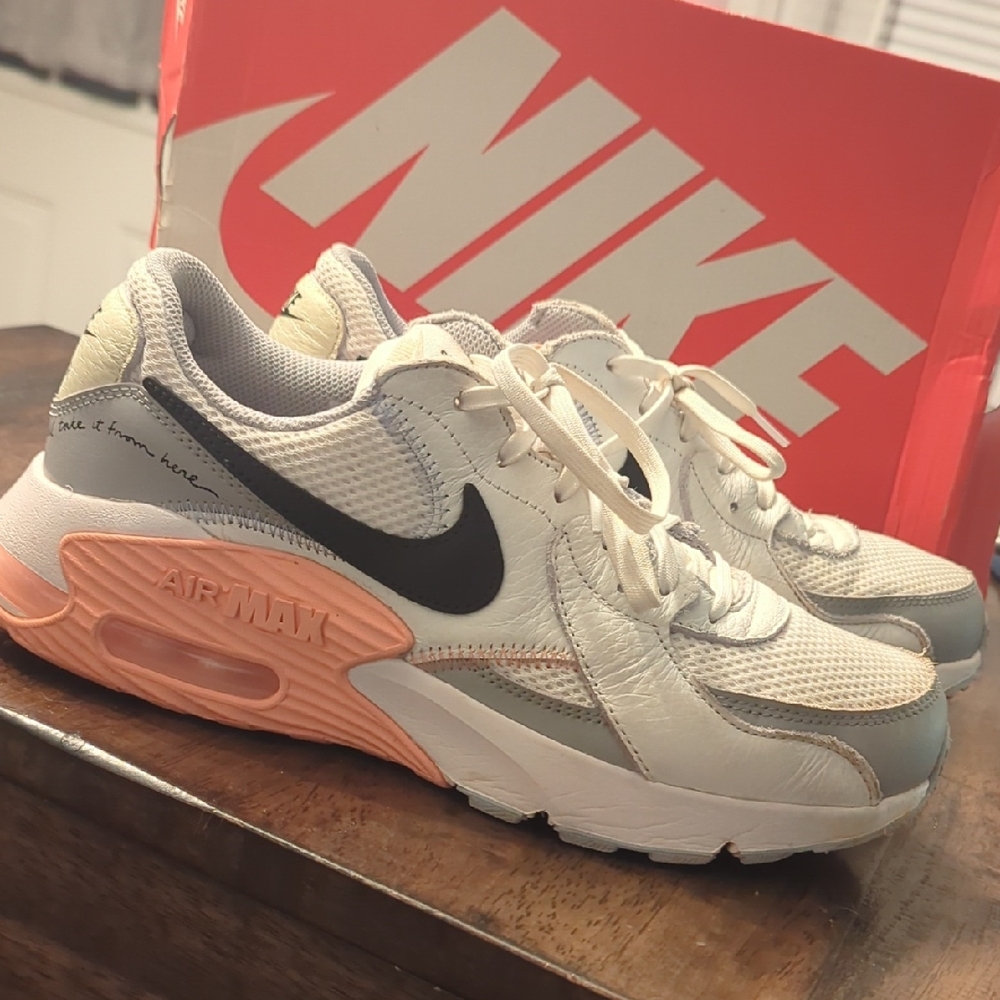 Nike Air Max Women's Sneakers - White, Black, and Peach